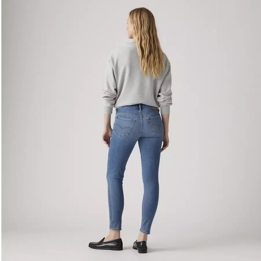 Levi's Women's Skinny Jeans in Blue 30x26 - Picture 3 of 8